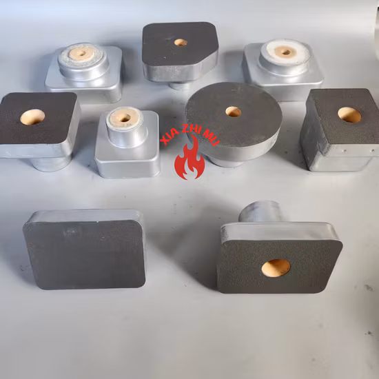 Ugello dosatore per paniera per la produzione di acciaio